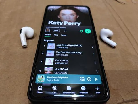 Central Java Indonesia February 2, 2026: Spotify app view, Katheryn Elizabeth  Stock Photos