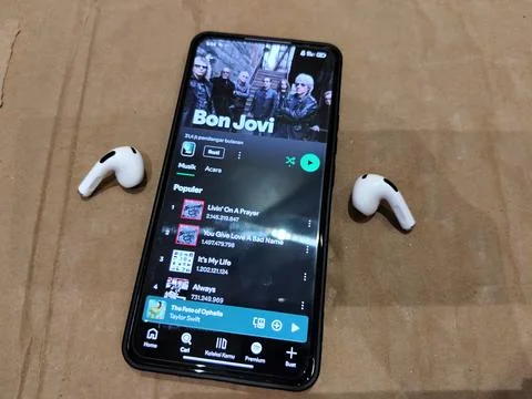Central Java Indonesia February 2, 2026: Spotify application display, Bon Jovi  Фото