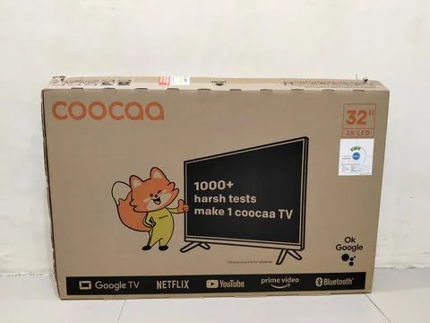 Central Java, Indonesia, February 9, 2026: Coocaa brand TV packaging box, new. 库存照片