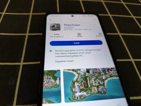 Central Java, Indonesia, January 14, 2026: TheoTown is a simulation game  Foto stock