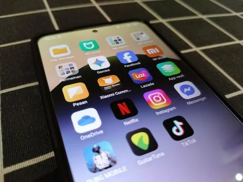 Central Java Indonesia January 14, 2026: Redmi Note 14 5G, smartphone apps. Stock Photos