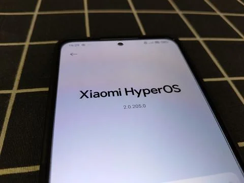 Central Java Indonesia January 14, 2026: Xiaomi HyperOS 2.0205.0 smartphone. 库存照片