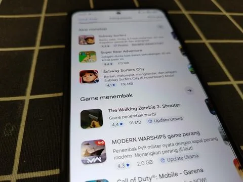 Central Java Indonesia January 14, 2026: Some smartphone applications Stock Photos