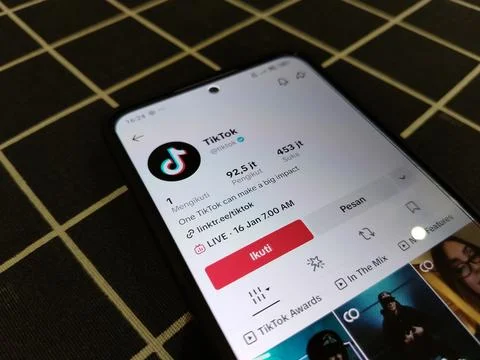 Central Java, Indonesia, January 14, 2026: View of the official TikTok account. Фото