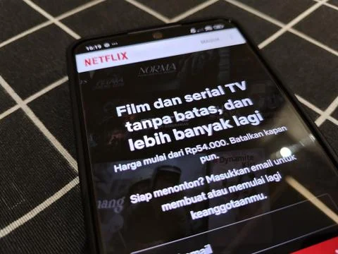 Central Java Indonesia January 14, 2026: Netflix website homepage. Фото