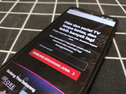 Central Java Indonesia January 14, 2026: Netflix website homepage. Фото