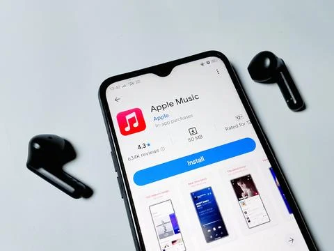 Central Java Indonesia July 23, 2025: Apple music app on play store. Фото