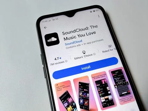 Central Java Indonesia July 23, 2025: SoundCloud app on play store. Foto stock