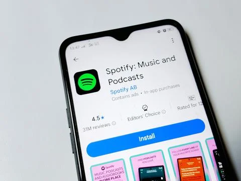 Central Java Indonesia July 23, 2025: Spotify app on play store. 库存照片