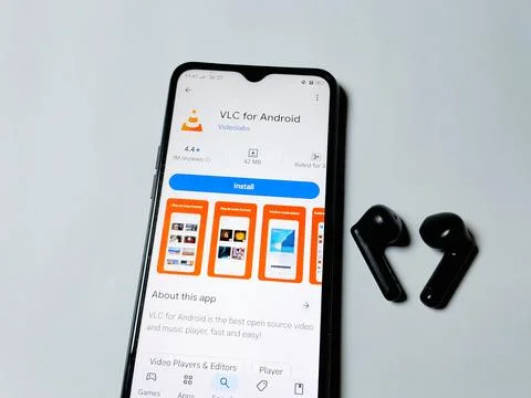 Central Java Indonesia July 23, 2025: vlc application for android, on play store 库存照片