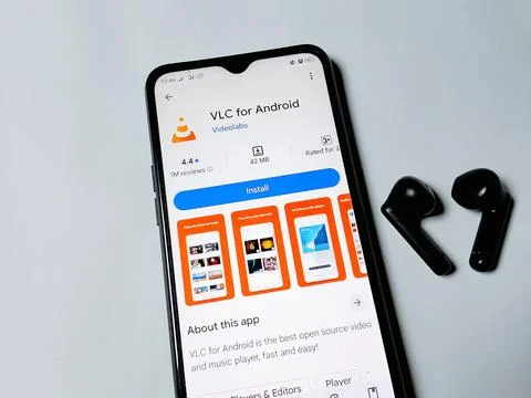 Central Java Indonesia July 23, 2025: vlc application for android, on play store Foto stock