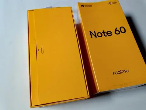 Central Java Indonesia July 28, 2025: realme note 60 smartphone packaging. Foto stock