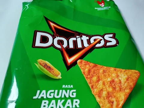 Central Java Indonesia June 16, 2025: Doritos snack Stockfoto's
