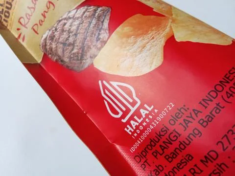 Central Java Indonesia June 19, 2025: Happy Island VIP Chips, snacks. Fotos Stock