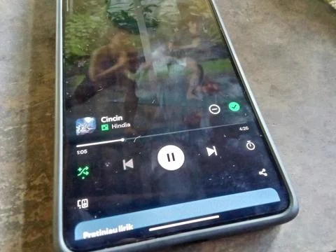 Central Java, Indonesia June 26 2024: smartphone screen display, Spotify app Fotos de archivo