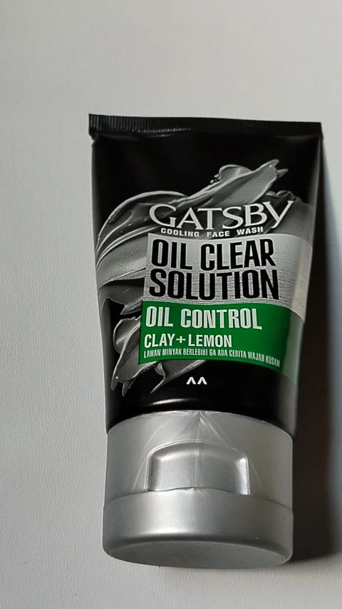 Central Java, Indonesia – June 8, 2026: Gatsby Oil Clear Solution Oil Control  스톡 동영상 336975246