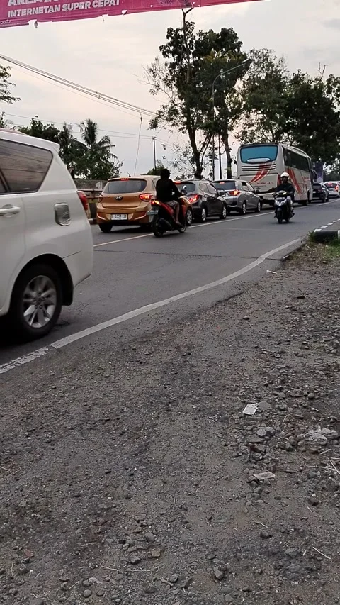 Central Java, Indonesia, March 23, 2026: Return travel flow after Eid al-Fitr  Stock Footage 331346303