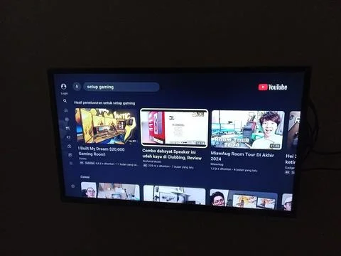 Central Java Indonesia May 5, 2025: YouTube application on smart TV. Stock-Fotos