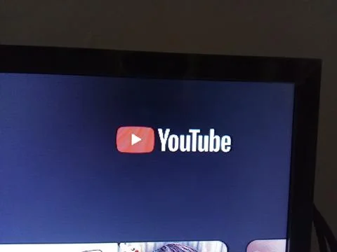 Central Java Indonesia May 5, 2025: YouTube application on smart TV. Stockfoto's