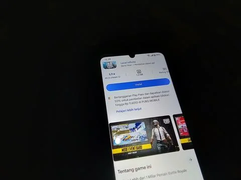 Central Java Indonesia November 12, 2025: PUBG game application, on Google Play. Foto stock