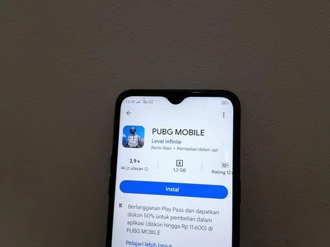 Central Java Indonesia November 12, 2025: PUBG game application, on Google Play. Foto stock