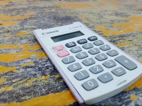 Central Java Indonesia October 21, 2025: CANON POCKET CALCULATOR LC 210Hi III Stockfoto's