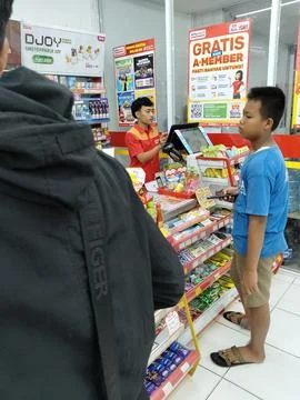 Central Java, Indonesia, September 24, 2026: A view from the checkout area showi 库存照片