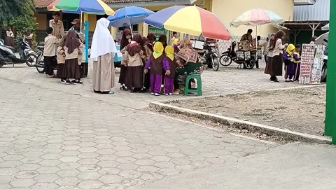 Central Java, Indonesia, September 25, 2026: Indonesian elementary and kindergar 動画素材 346533417