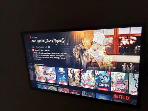 Central Java Indonesia September 28, 2025: initial view on Netflix menu, televis Stock-Fotos