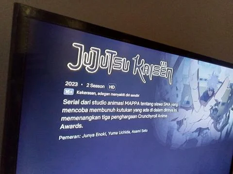 Central Java Indonesia September 28, 2025: Jujutsu kaisen anime on Netflix strea Фото