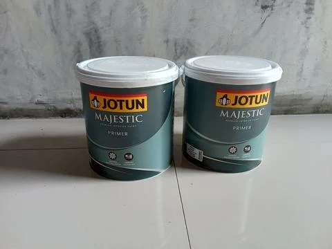 Central Java, Indonesia, September 29, 2025: Jotun brand wall paint. Stockfoto's