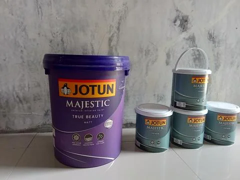 Central Java, Indonesia, September 29, 2025: Jotun brand wall paint. Foto stock