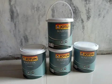 Central Java, Indonesia, September 29, 2025: Jotun brand wall paint. Stockfoto's