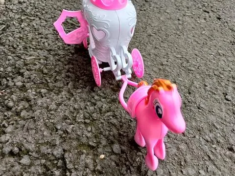 Central Java, Indonesia, September 30, 2025: Horse-drawn carriage, pink. Girls'  Фото