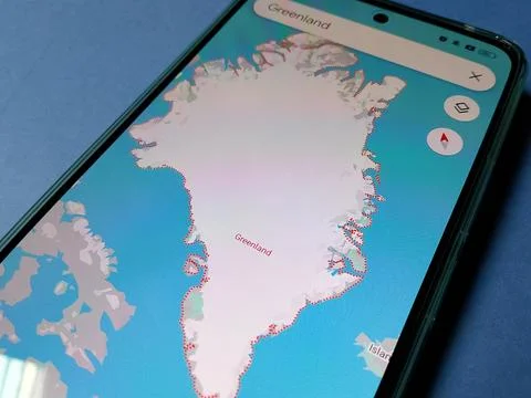 Central Java January 23, 2026: Closeup of Smartphone view of Greenland region  Fotos de archivo