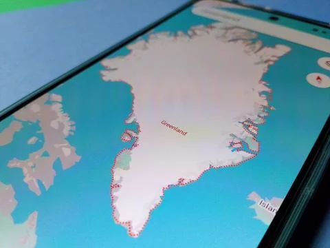 Central Java January 23, 2026: Closeup of Smartphone view of Greenland region on Foto stock