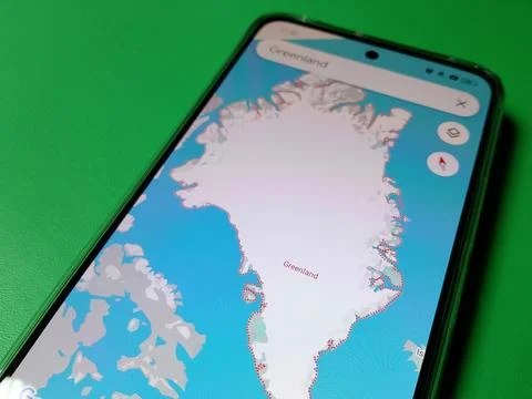 Central Java January 23, 2026: Closeup of Smartphone view of Greenland region  Foto stock