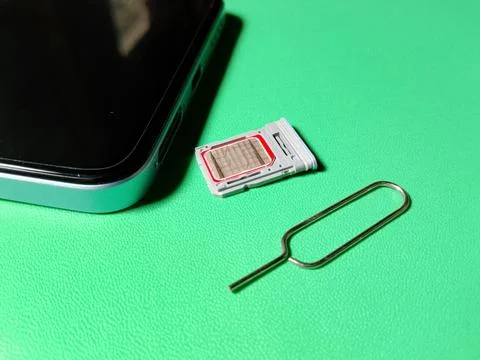 Central Java January 30, 2026: Hybrid slot sim card, sim ejector ,smartphone. Stock-Fotos