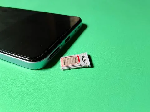 Central Java January 30, 2026: Hybrid slot sim card, smartphone. Stock-Fotos