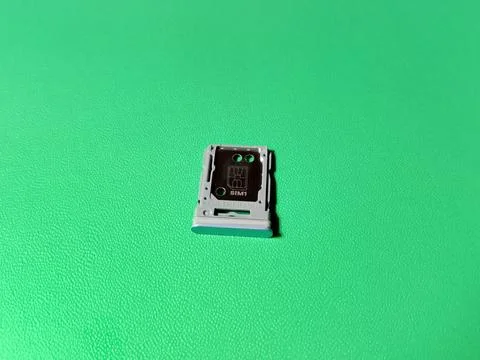 Central Java January 30, 2026: Hybrid slot sim card, smartphone. Stock-Fotos