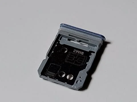 Central Java January 30, 2026: Hybrid slot sim card, smartphone. Stock-Fotos