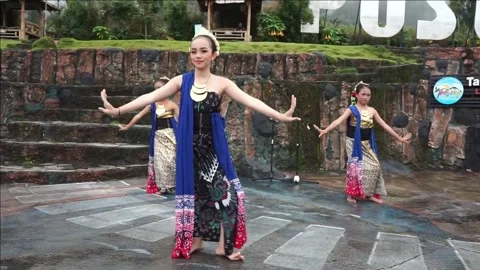 Central Javanese dance Stock Footage 248848160