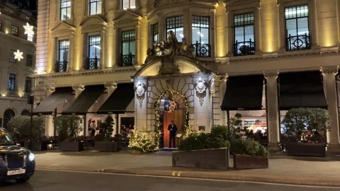 Central London in the evening 库存影片 325812321