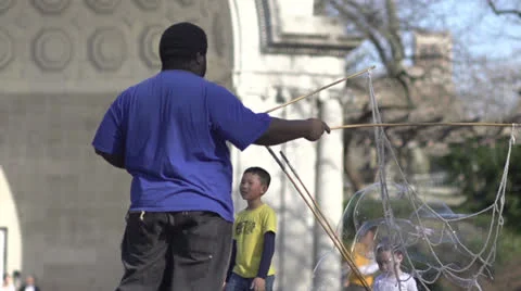 Central Park Bubble Guy 1 Video stock 22519987