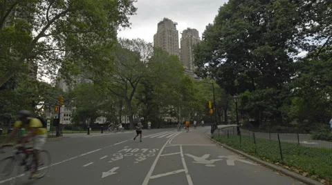 Central Park Jogging Path Bicycle Road Manhattan New York City NYC 4K Vidéo 42355730