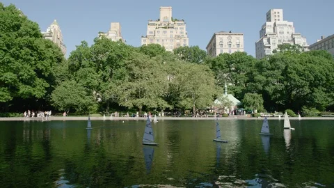 Central Park remote control sailboats Video stock 108673172
