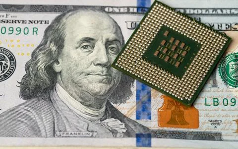 Central processing unit, CPU on one hundred dollar banknote. 스톡 사진