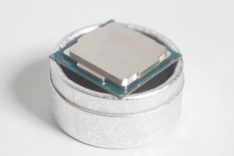 Central processing unit CPU processor microchip on the packaging box Foto stock