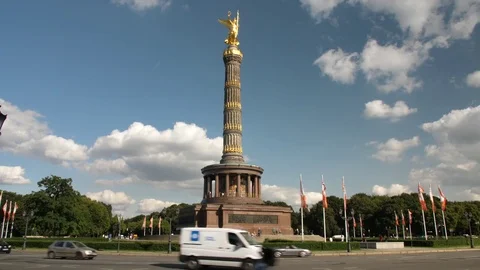 Central square „Große Stern“ (The Great Star) with „Goldelse“ Stock Footage 79217732