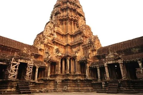 The central tower inside the inner courtyard of the Angkor Wat Temple, Siem.. Foto stock